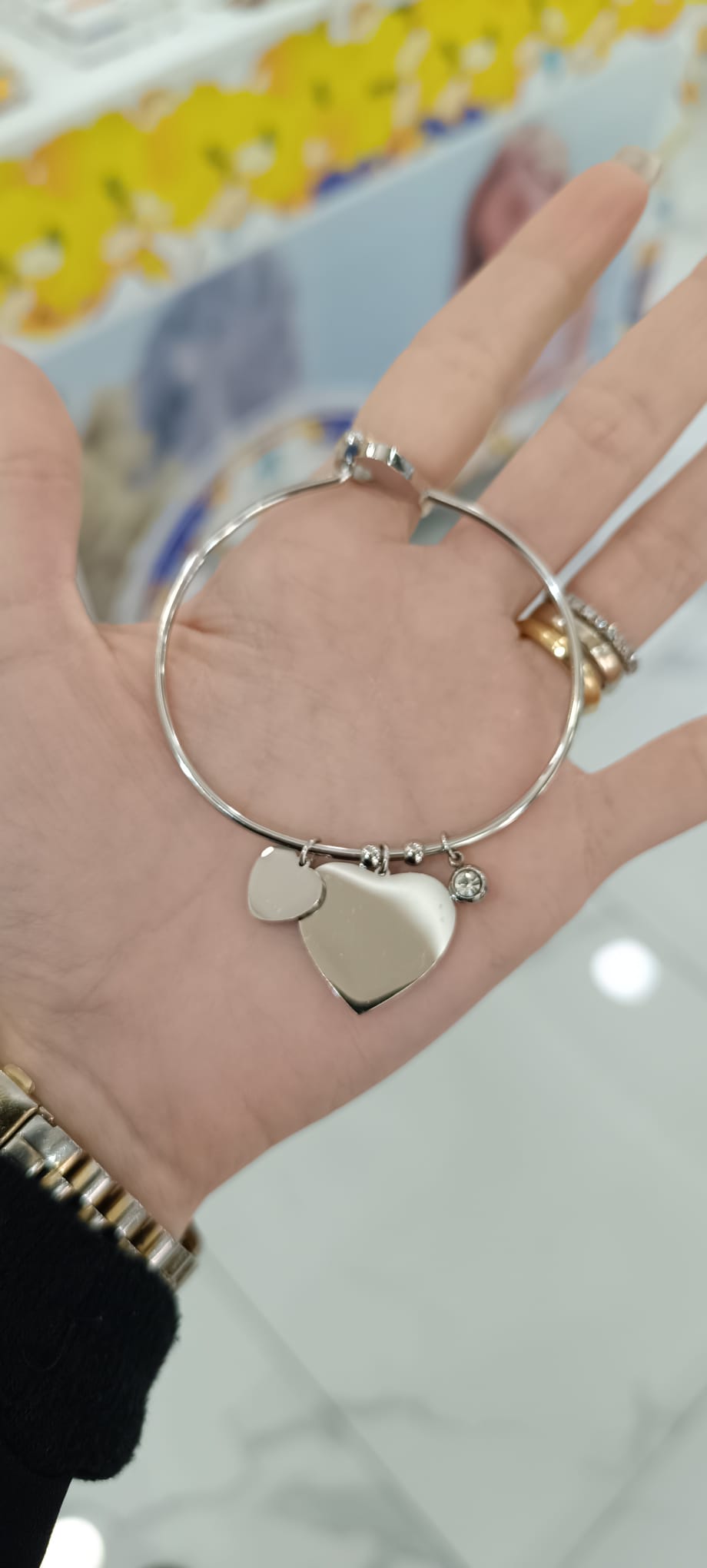 BRACCIALE RIGIDO CON CUORE A PLACCHETTA PERSONALIZZABILE