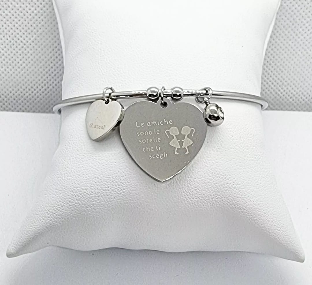 BRACCIALE RIGIDO CON CUORE A PLACCHETTA PERSONALIZZABILE