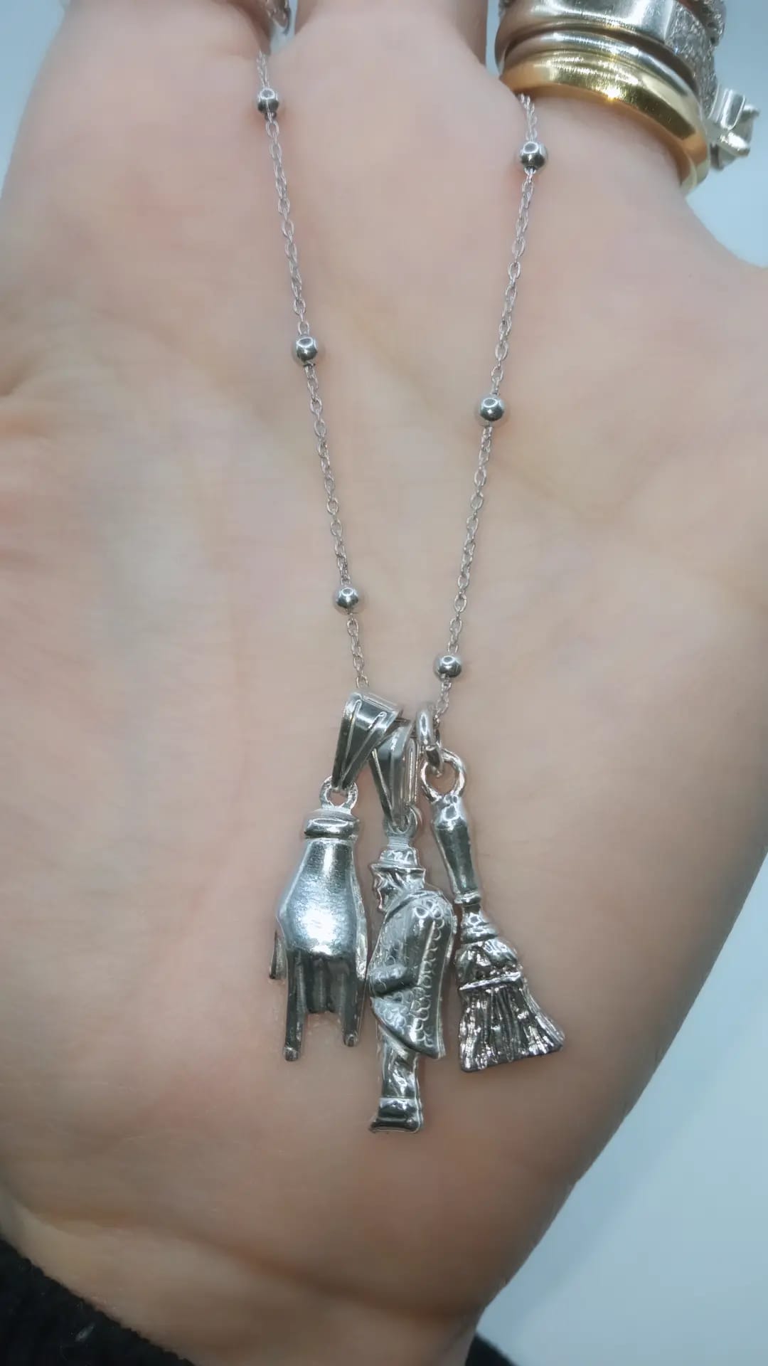 COLLANINA CON TRE PORTAFORTUNA