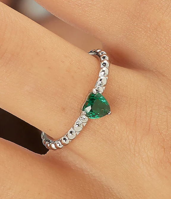 Anello regolabile in acciaio con pietra verde