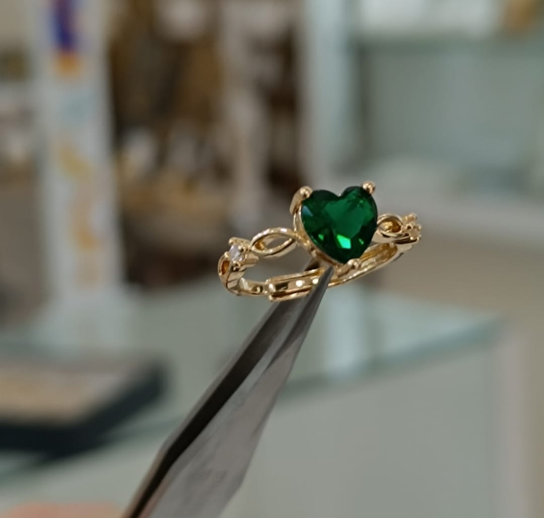 ANELLI IN ACCIAO CON CUORE E BRILLNTINI LATERALI