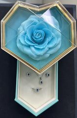 SCATOLA A FORMA DI CUORE CON ROSA