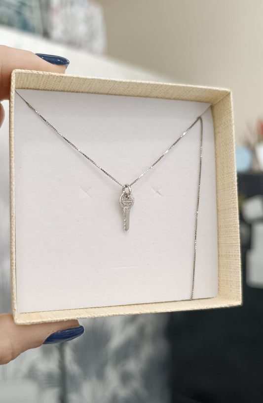 COLLANA CON CIONDOLO A FORMA DI CHIAVE IN ARGENTO 925%