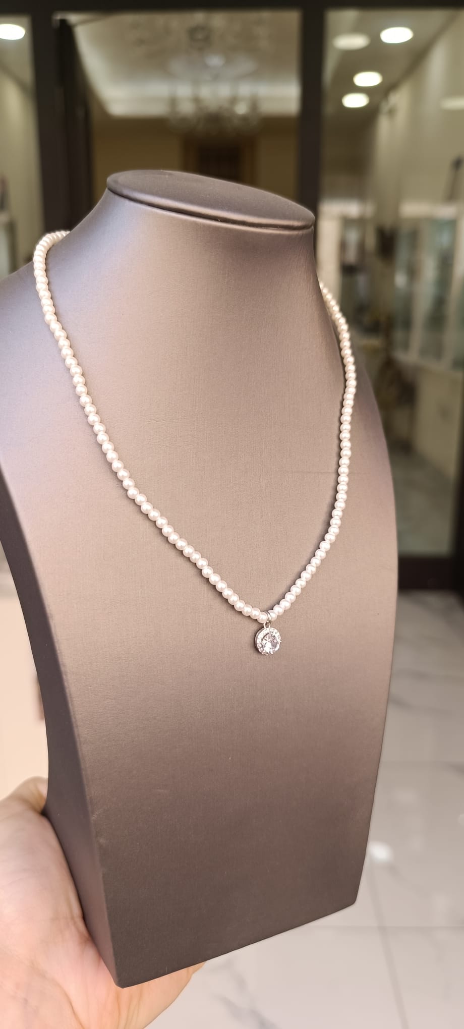 COLLANA DI PERLE CON PUNTO LUCE ZIRCONATO ARGENTO 925%