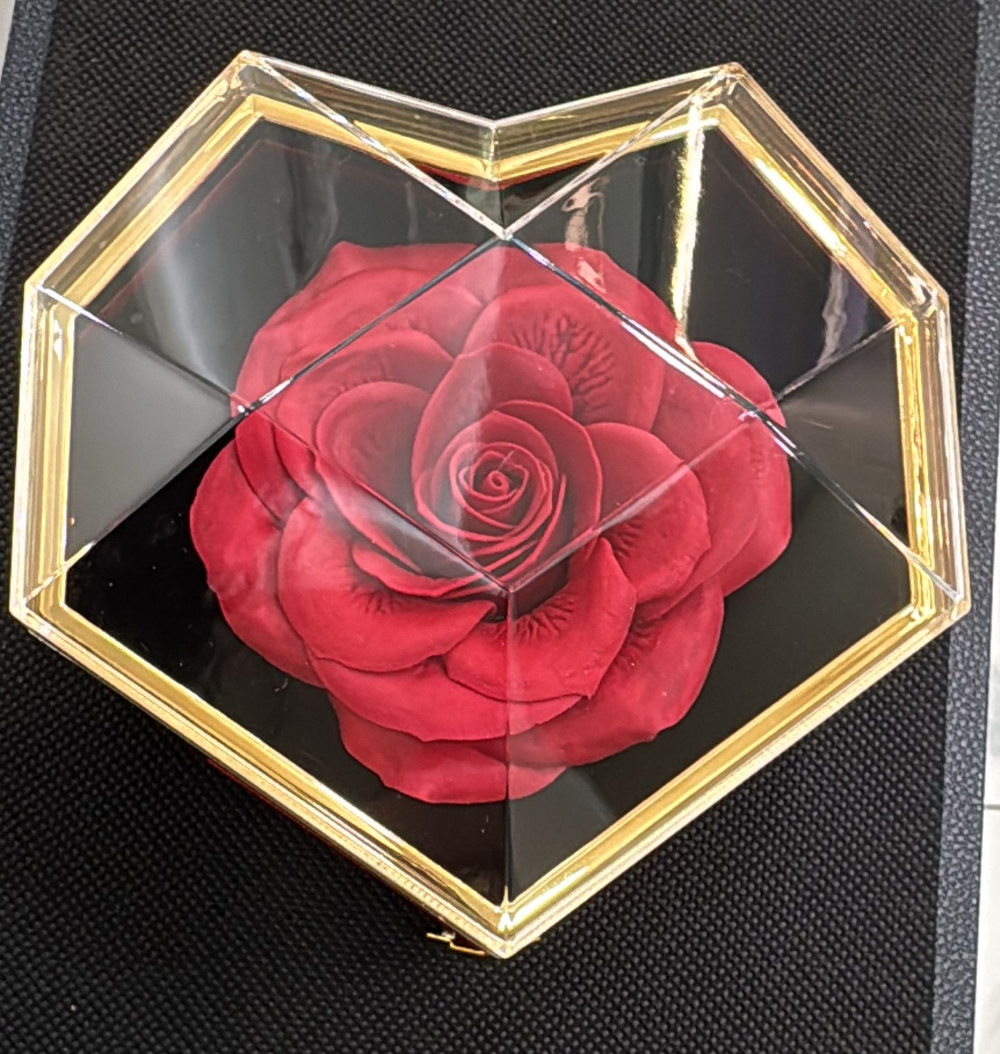 SCATOLA A FORMA DI CUORE CON ROSA