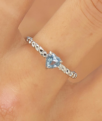 Anello regolabile in acciaio con pietra azzurra